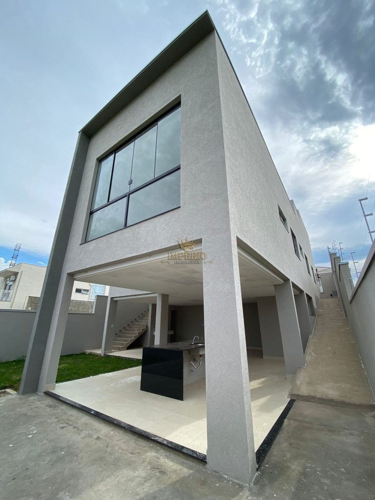 VENDE-SE CASA – BAIRRO: POUSADA DOS CAMPOS III EM POUSO ALEGRE