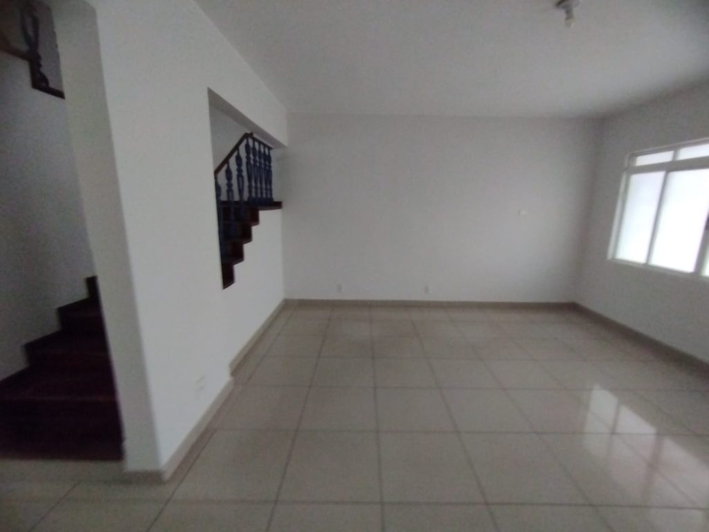 CASA 300M² CENTRO POUSO ALEGRE MG – VENDE/ALUGA