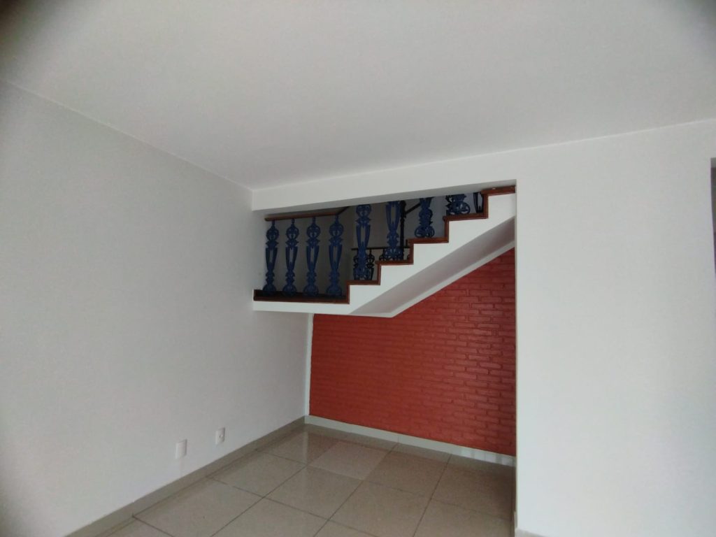 CASA 300M² CENTRO POUSO ALEGRE MG – VENDE/ALUGA