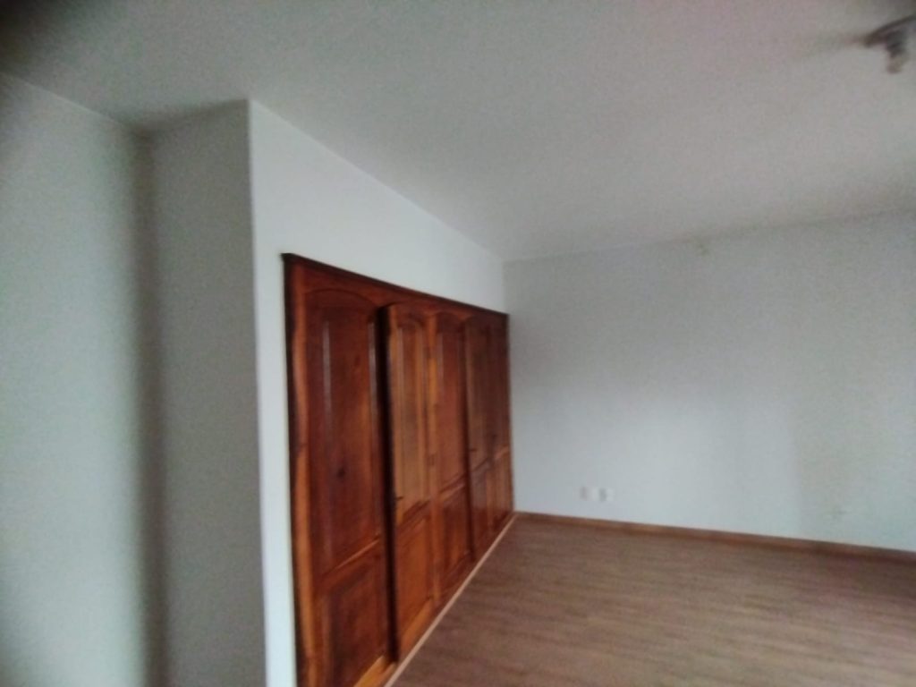 CASA 300M² CENTRO POUSO ALEGRE MG – VENDE/ALUGA