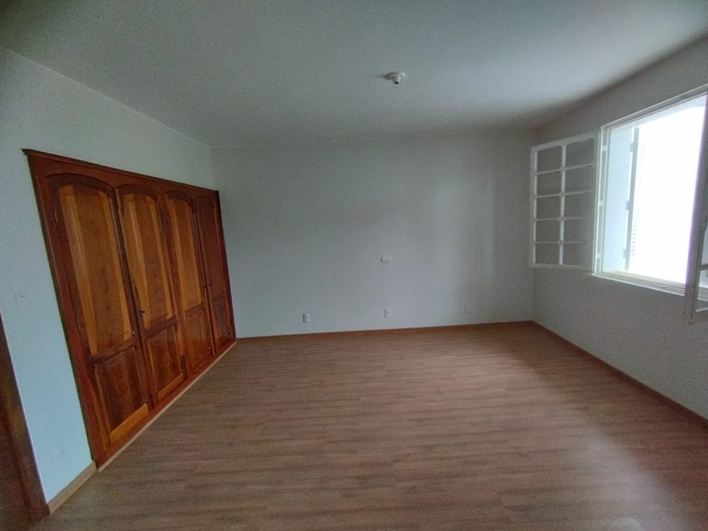 CASA 300M² CENTRO POUSO ALEGRE MG – VENDE/ALUGA