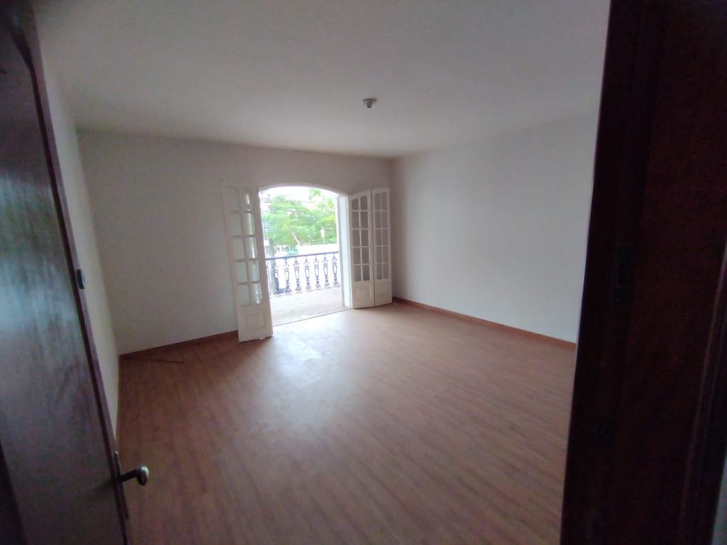 CASA 300M² CENTRO POUSO ALEGRE MG – VENDE/ALUGA