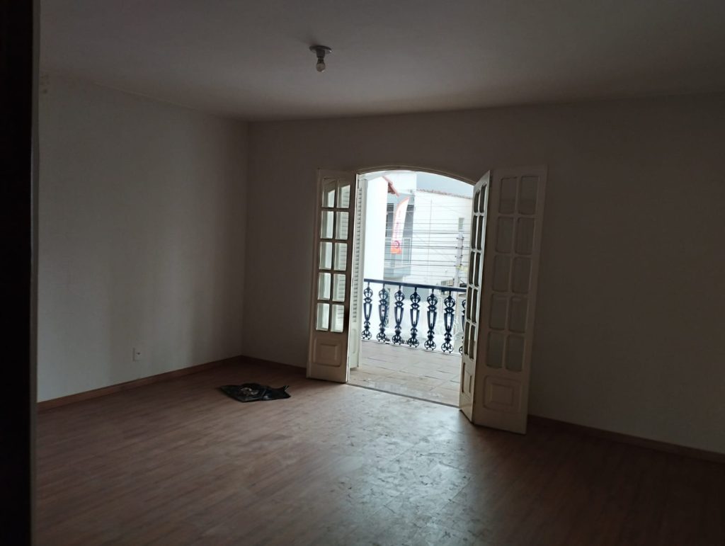 CASA 300M² CENTRO POUSO ALEGRE MG – VENDE/ALUGA