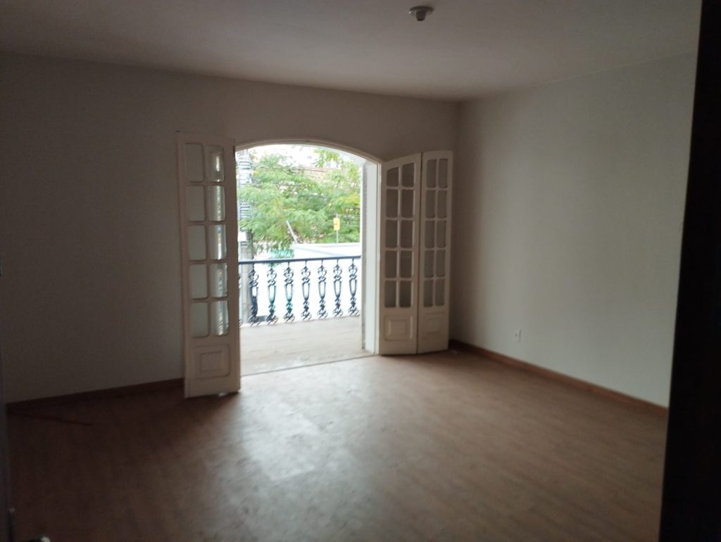 CASA 300M² CENTRO POUSO ALEGRE MG – VENDE/ALUGA